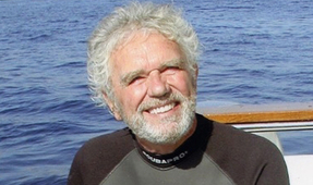 Chuck Nicklin, Diving Industry Pioneer, Dies at 95